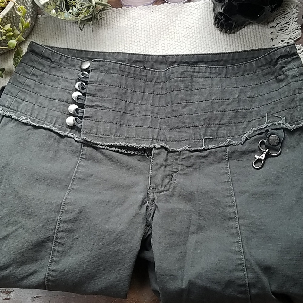 A. Kurtz cropped military style pants Size 6